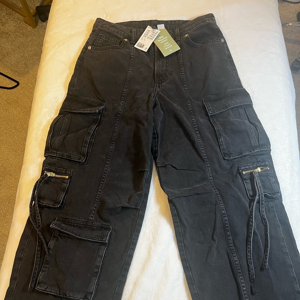 H&M black wide leg cargos size US4.
